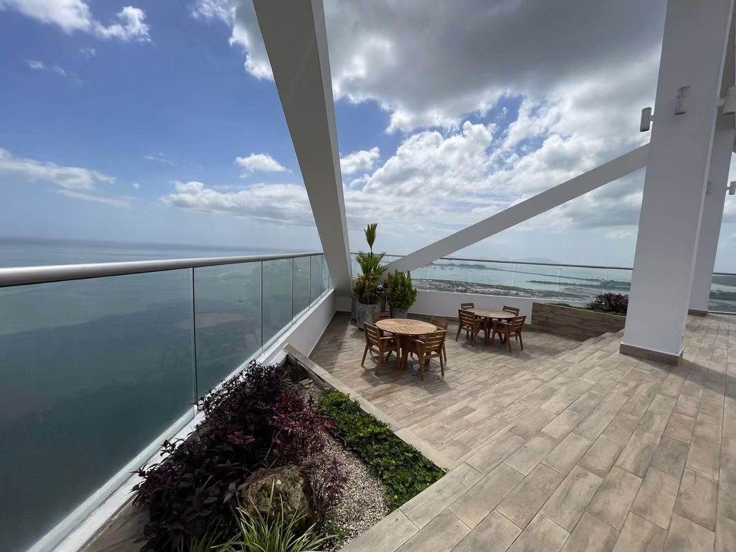VENTA APARTAMENTO EN AV BALBOA VISTA ESPECTACULAR - foto 1
