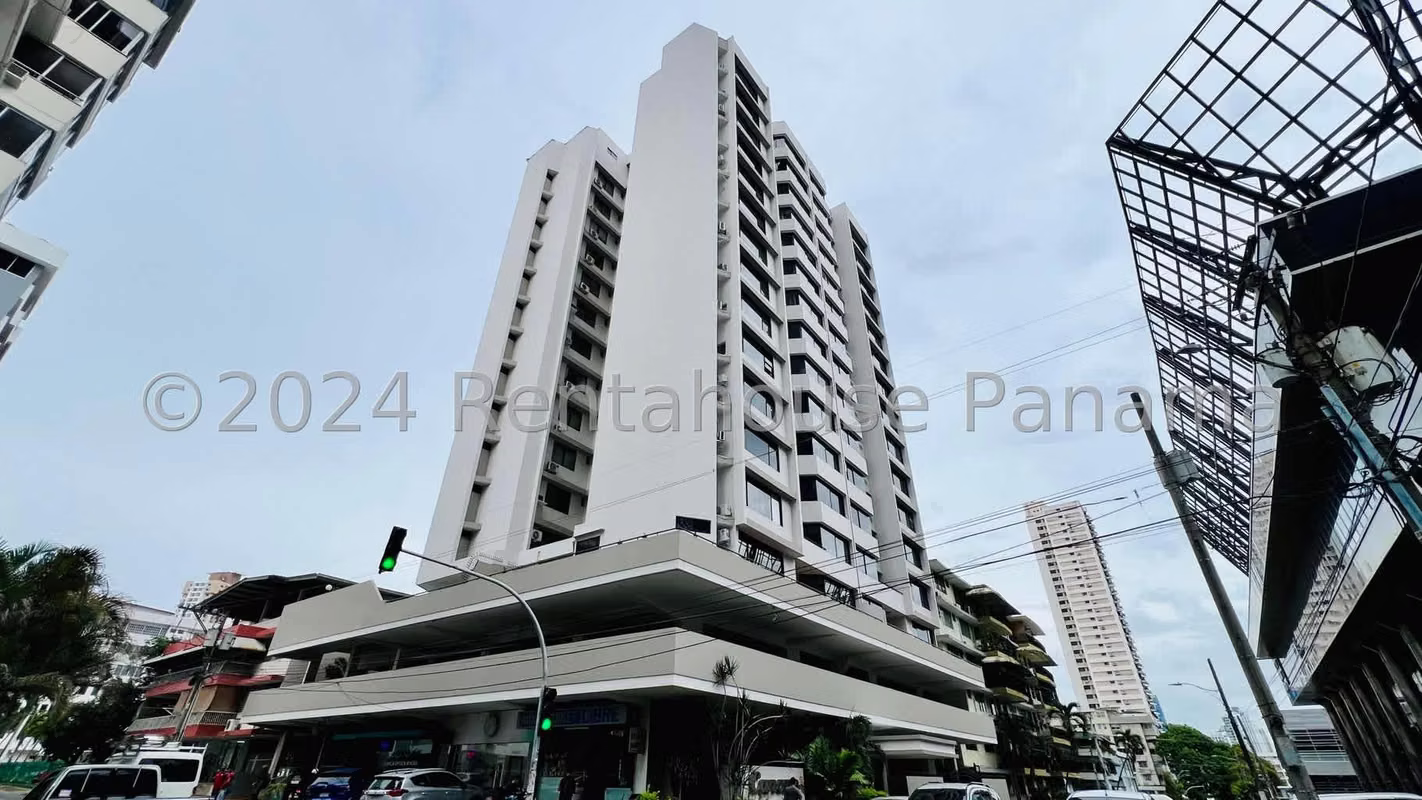 Vendo Apartamento Acogedor de 116 m2 en Cancún, Obarrio 26-4127GG - photo 1