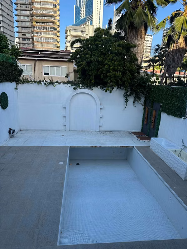 Propiedad exclusiva de uso mixto en Paitilla con Piscina - photo 1