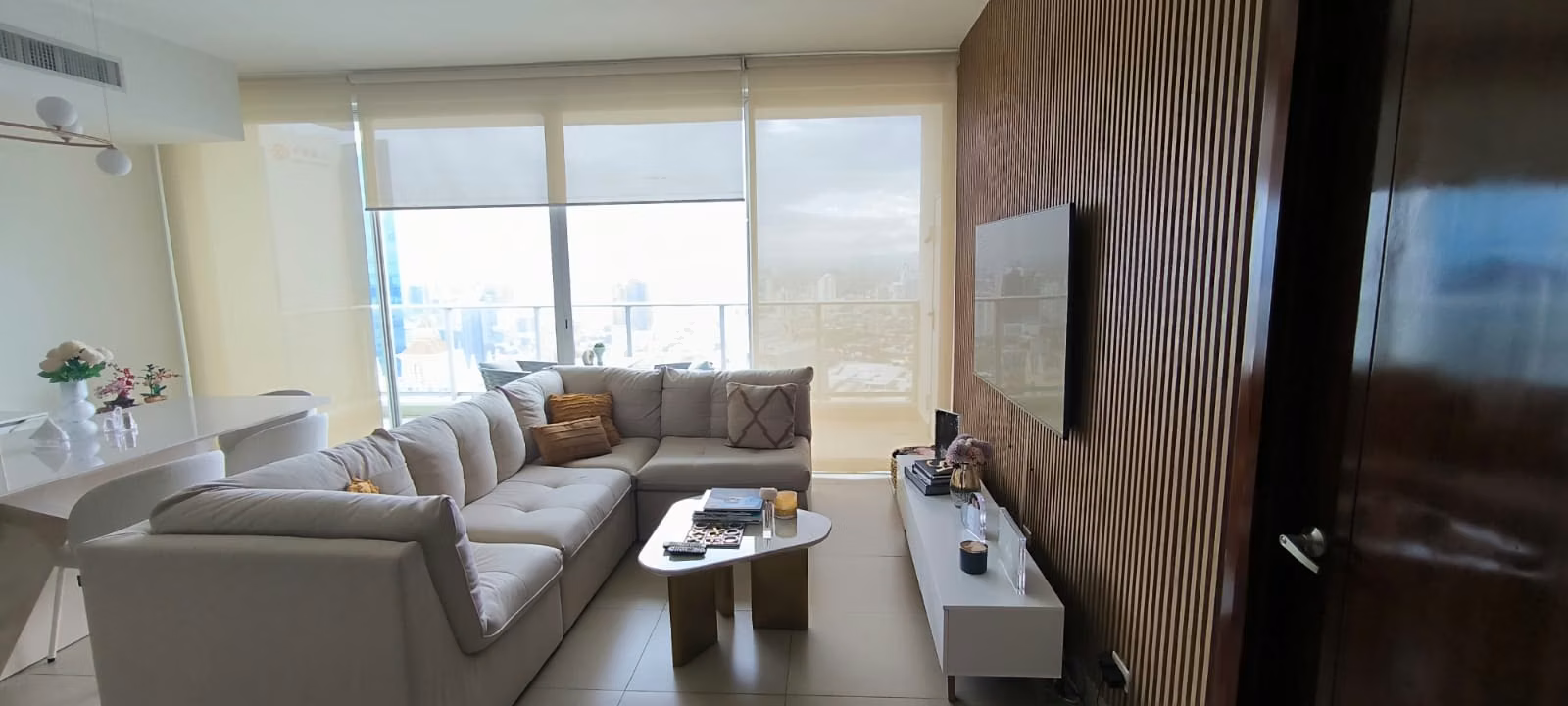 ALQUILO APARTAMENTO EN DUPONT TOWER PISO MUY ALTO - photo 1