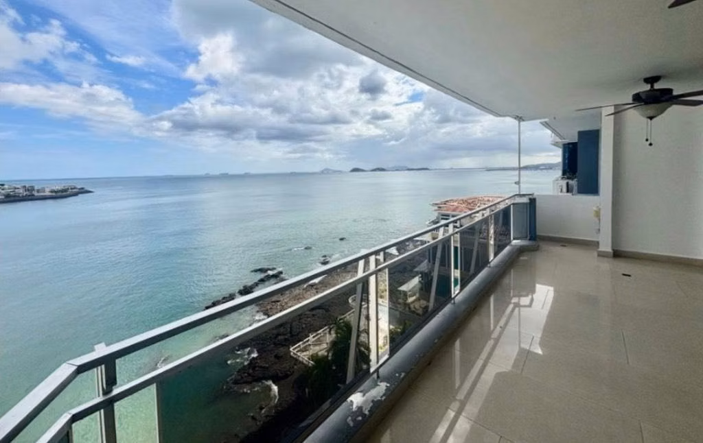 Se vende Apartamento en Paitilla, frente de mar | 290 m2 | 3 rec | 3.5 baños | Den | balcón - foto 1
