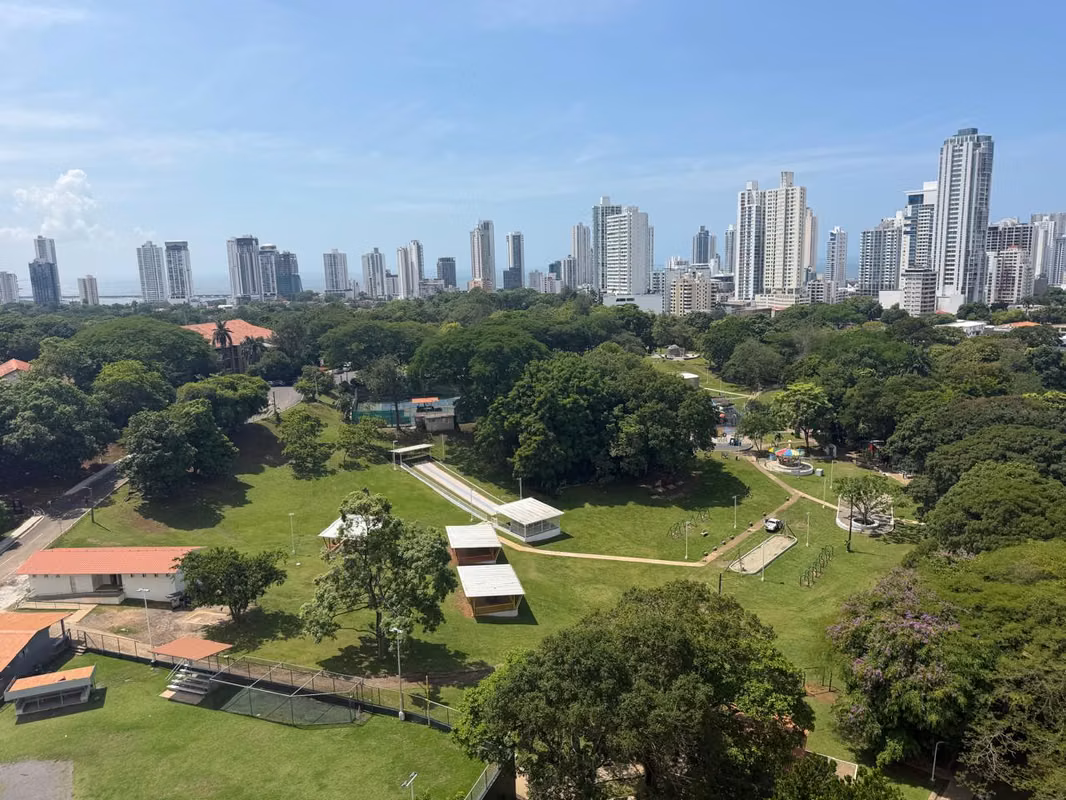 Apartamento en venta en PH Hyde Park, Carrasquilla - photo 1