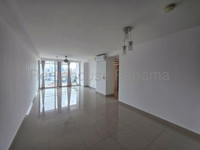 alquilo apartamento en via argentina OF 26-6069 - photo 1