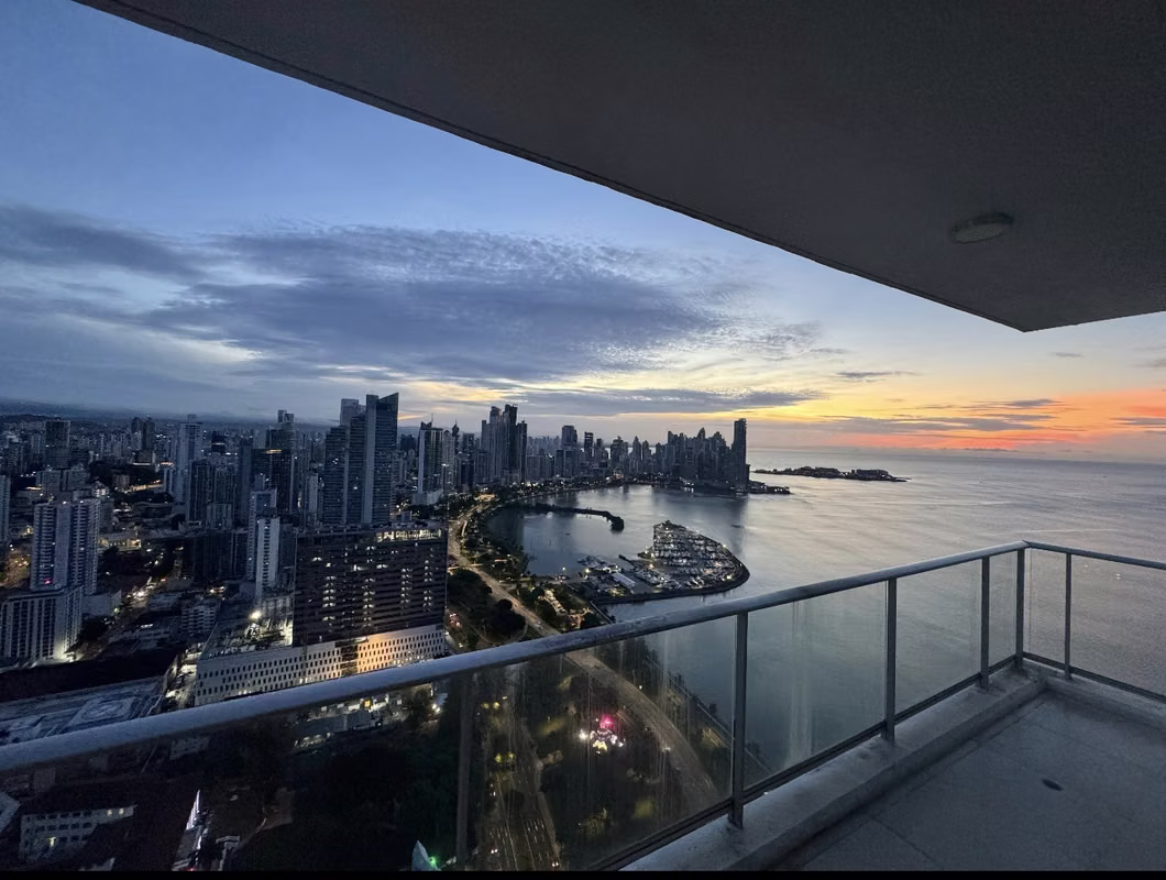PH Destiny | Piso Alto | Amplio Apartamento con Gran Balcón | Venta $270,000 - foto 1