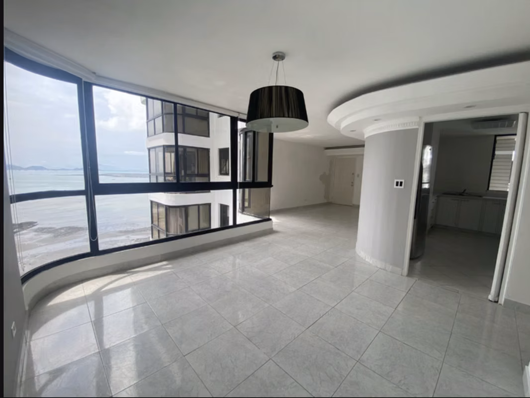 Venta de Apartamento en PH Coral Reef Avenida Balboa - photo 1
