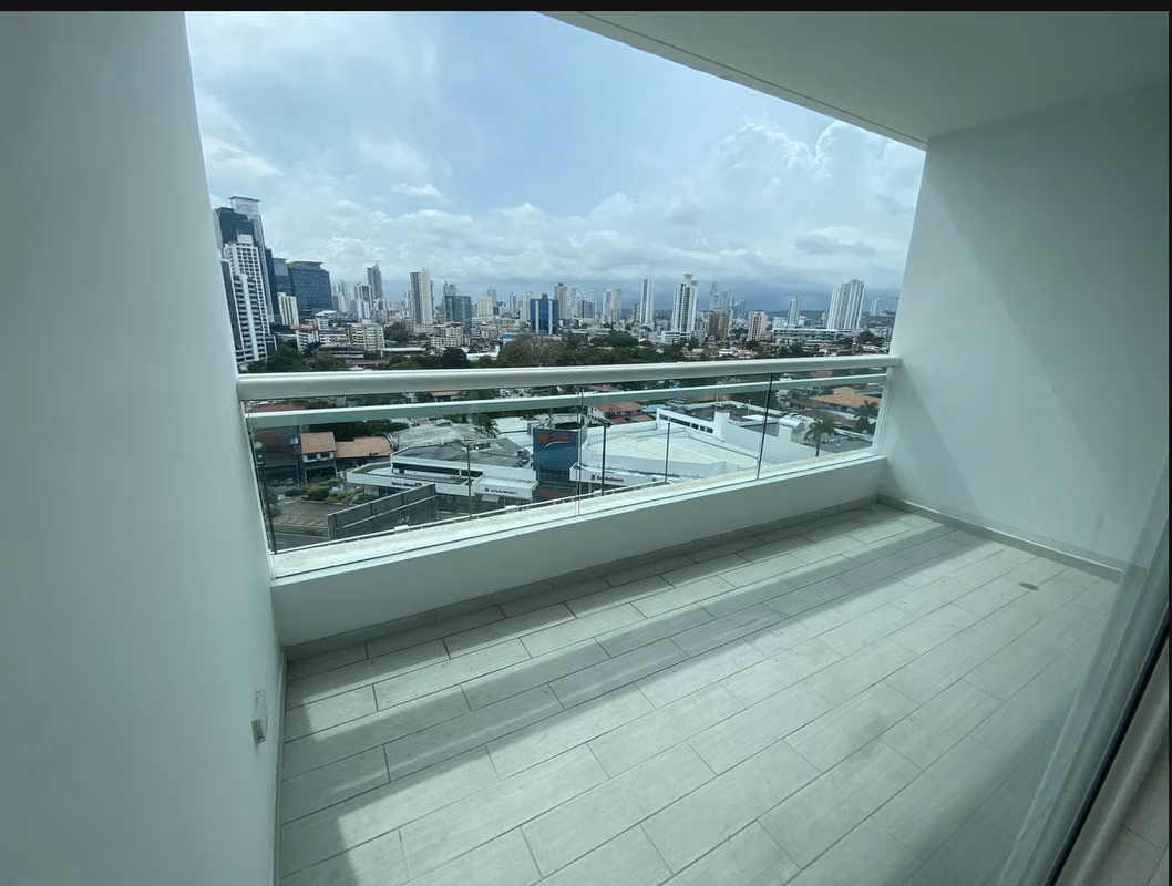 Venta de Apartamento en PH The Towers at 50Th Street, San Francisco - foto 1