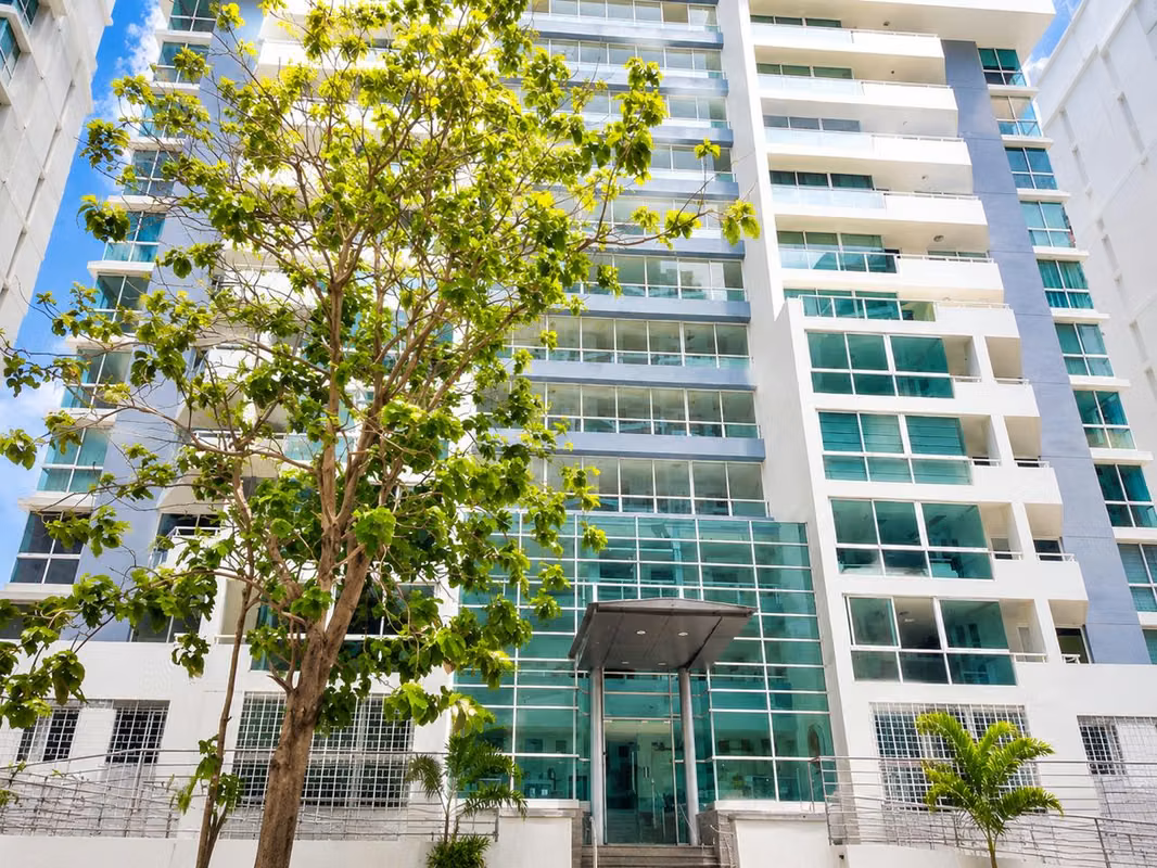 SE VENDE APARTAMENTO | PH ELMARE 600 | PLAZA EDISON - foto 1