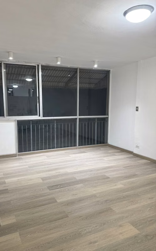 Alquilo Apartamento recién remodelado cerca vía principal 12 de octubre - foto 1