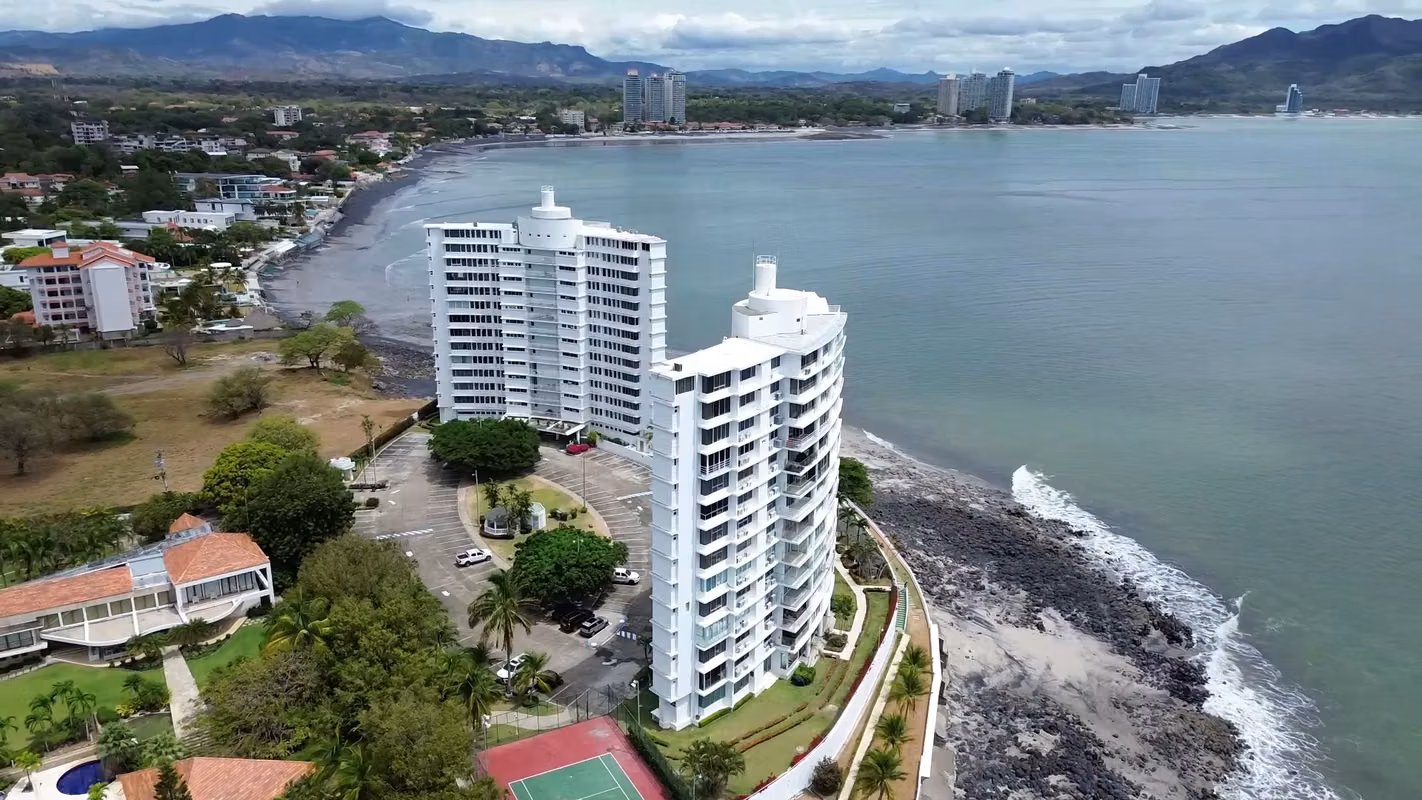Penthouse de Lujo Frente al Mar en PH Punta Prieta, Coronado - photo 1