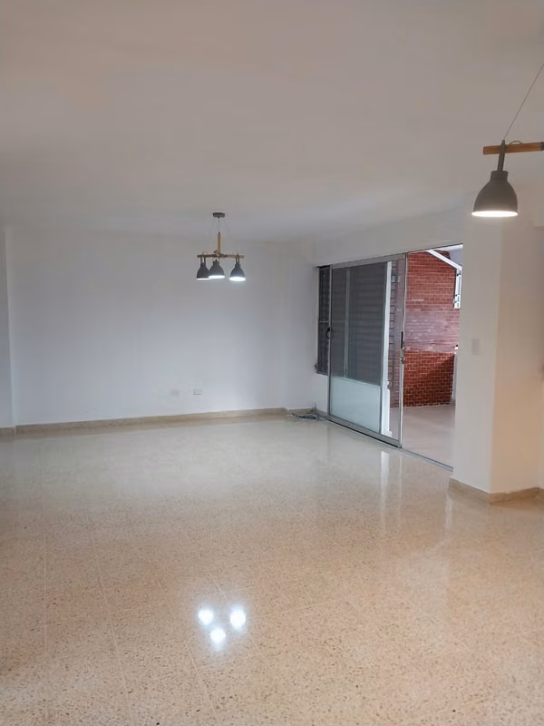 Se Vende y/o Alquila Apartamento remodelado en El Cangrejo – Amplio y Excelente Ubicación - foto 1