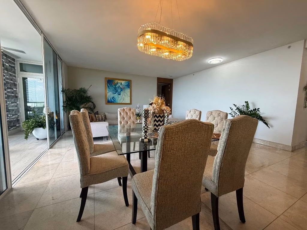 Vendo apartamento en Costa del Este frente al mar - foto 1
