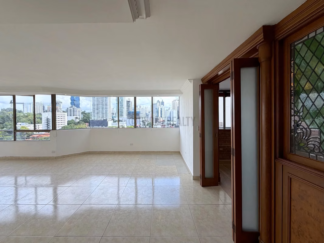 Apartamento de 3 Recámaras en Venta en Marbella – 185 m² con Den de Uso Flexible - foto 1