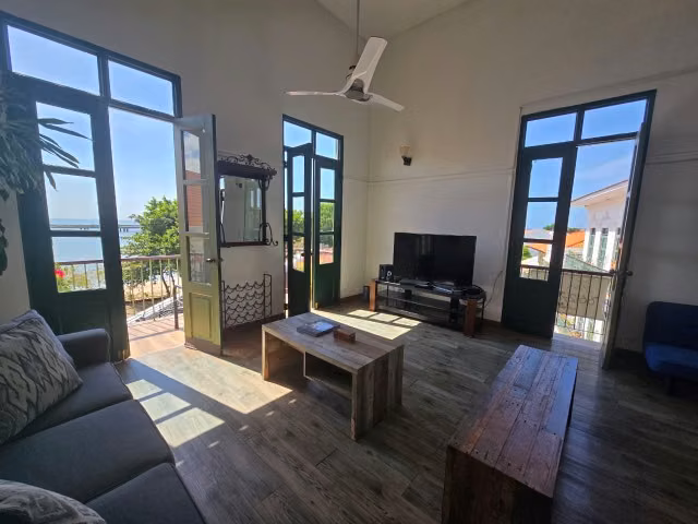 Apartamento Dúplex Amoblado con Vista al Mar en Casco Viejo - foto 1