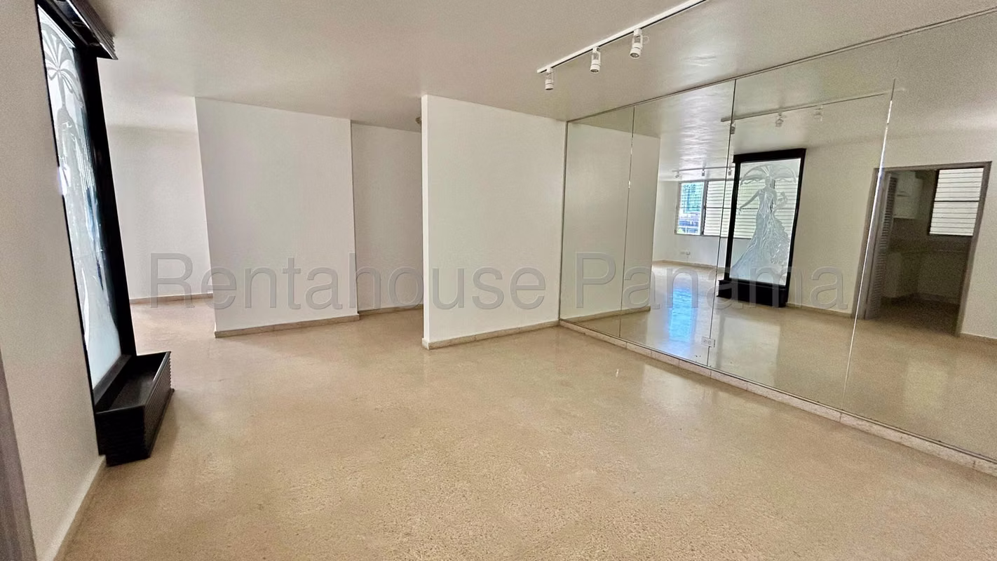 Apartamento en Venta en Marbella MPM 26-6399 - foto 1