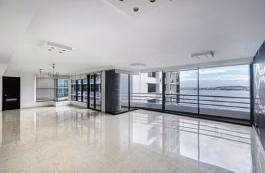 Venta o alquilerde apto en Ave. Balboa, Ph Los Delfines- ganga - foto 1