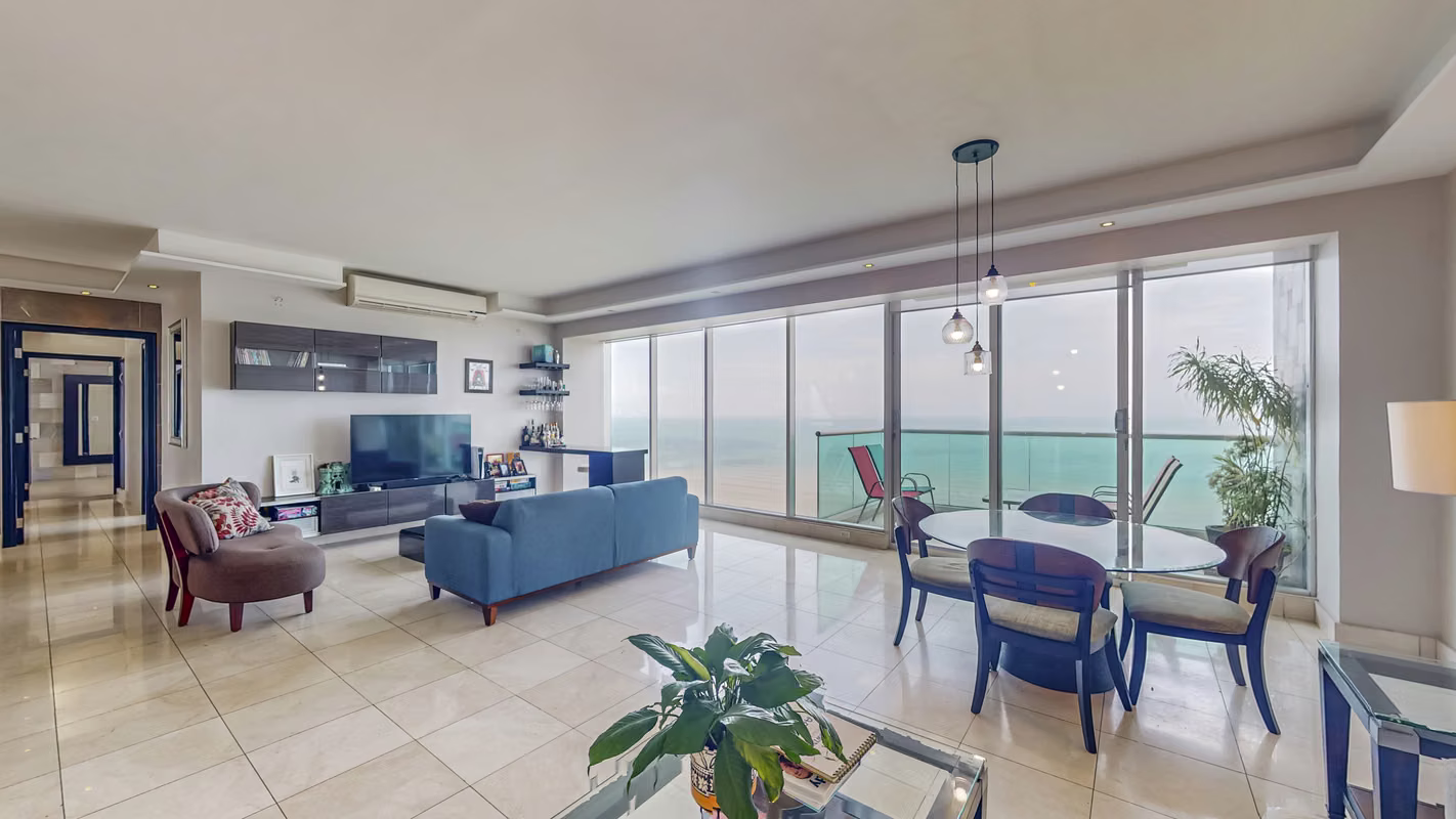 Venta de apartamento con vista al mar, 3 estacionamientos y 1 depósito en Ocean Two – Costa del Este - photo 1
