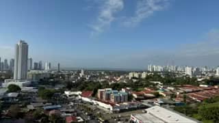 Alquilo Apto en piso alto con vista /Vía Cincuentenario - foto 1