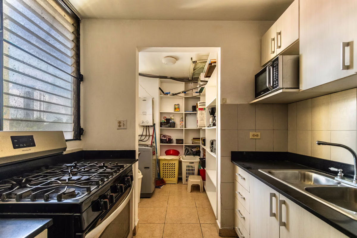 Venta de apartamento 3 Recamaras en Ave. 12 de Octubre - foto 1
