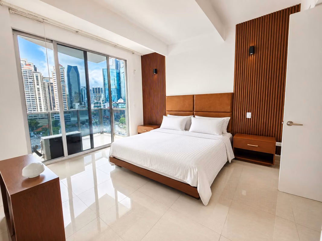 Apartamento Full Amoblado en Obarrio | 1 Rec Recién Remodelado | $1,500 Neg - foto 1