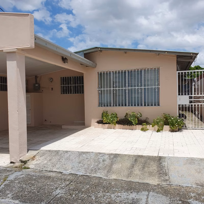 Casa en Alquiler en Villa Lucre # 2126 cad - foto 1