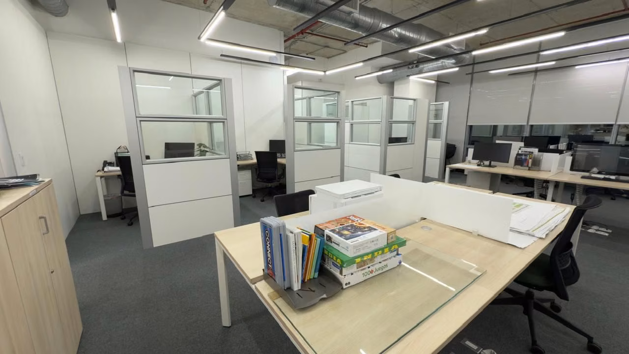 SE ALQUILA LOCAL EN EDF OFFICE PLEX  71   170 MTS2 - photo 1