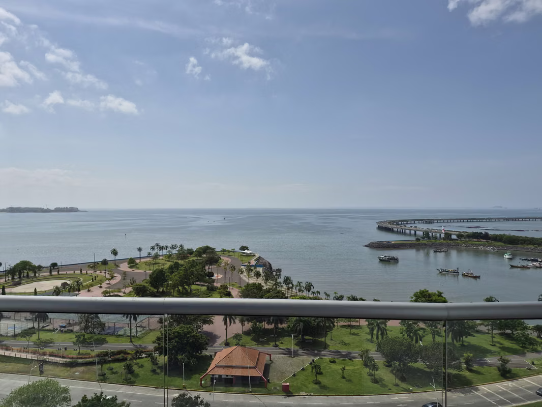 APARTAMENTO NUEVO FRENTE AL MAR - foto 1