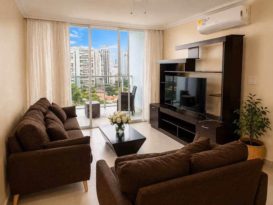 Apartamento Full Amoblado con Balcón y Vista | 2 Recámaras + CBE | Piscina | 1000 - foto 1