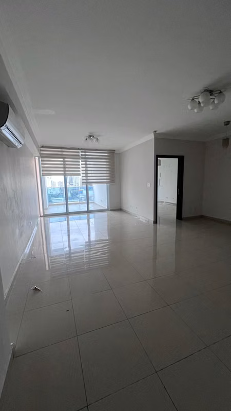 Alquiler 3 Recámaras,  área de calle 50. - foto 1