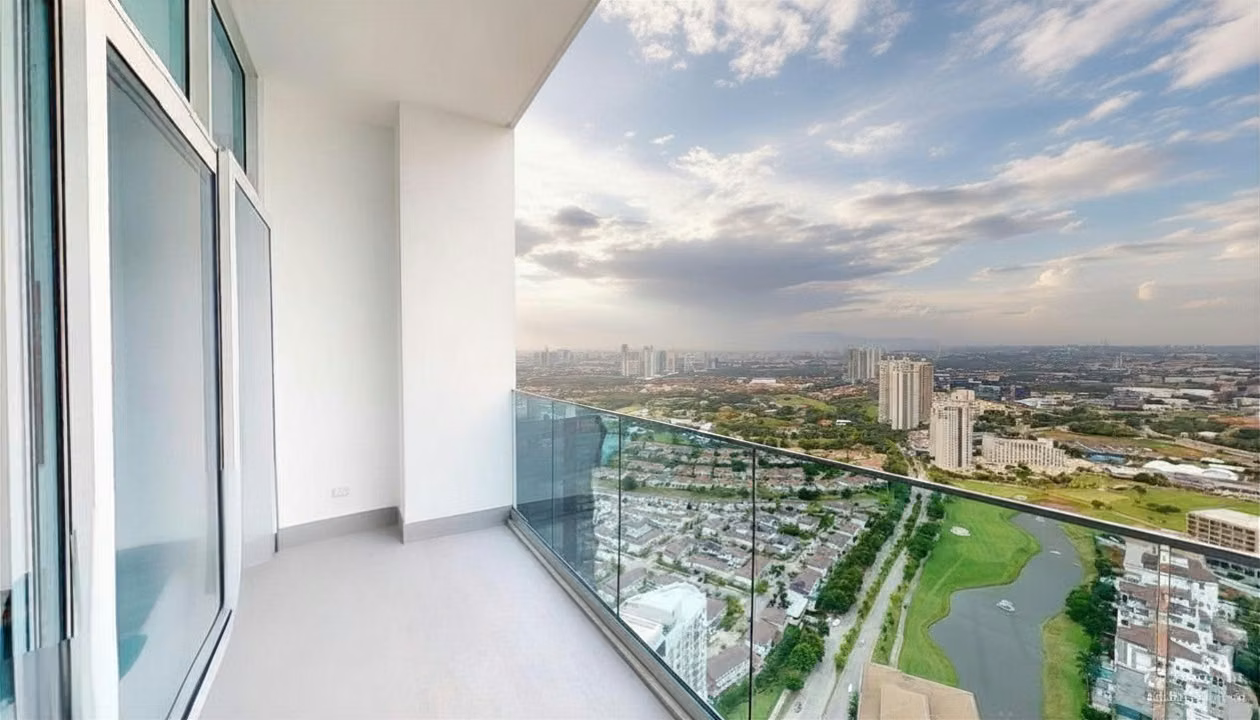 Exclusivo Apartamento de 253 m² con Línea Blanca Completa y Vista Panorámica al Campo de Golf - foto 1