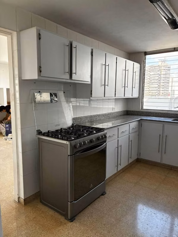 SE ALQUILA APARTAMENTO - foto 1