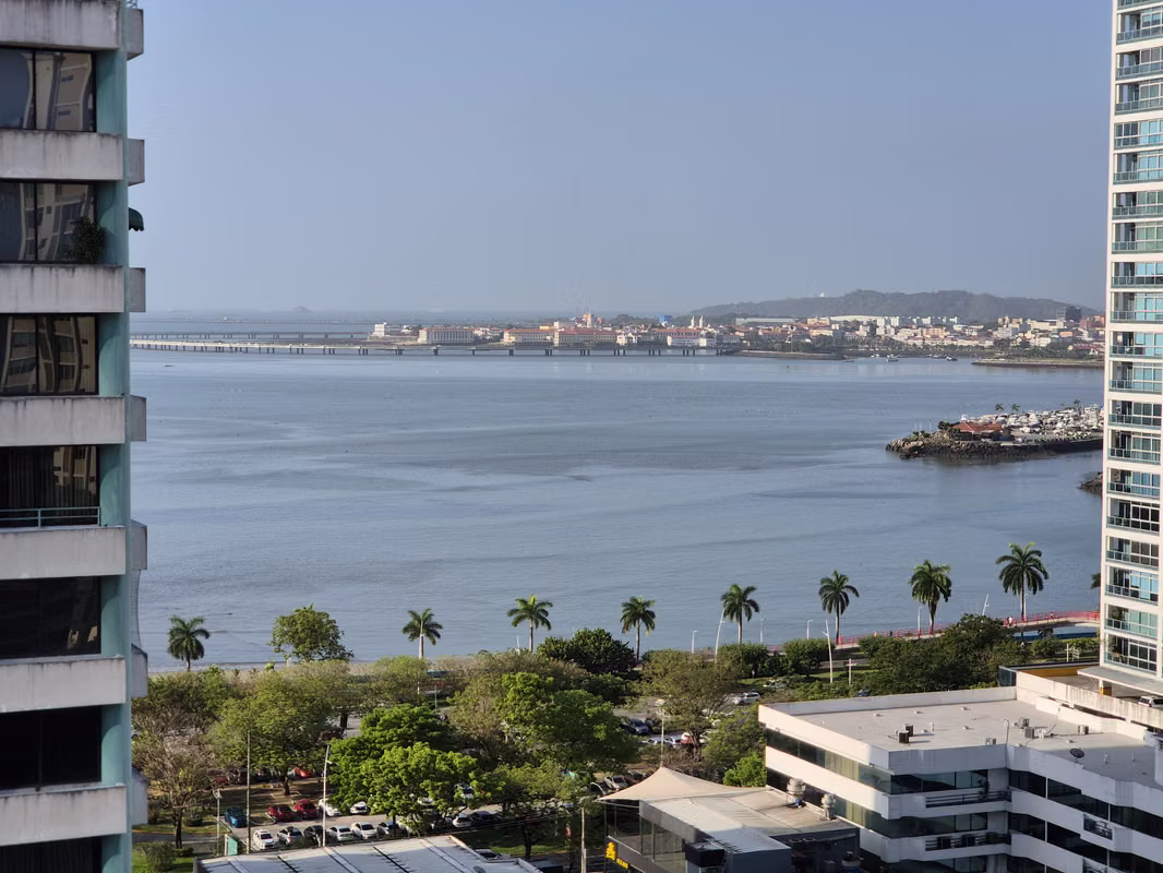 ESPECTACULAR APARTAMENTO 270 METROS CUADRADOS DE 3 RECAMARAS EN MARBELLA - foto 1
