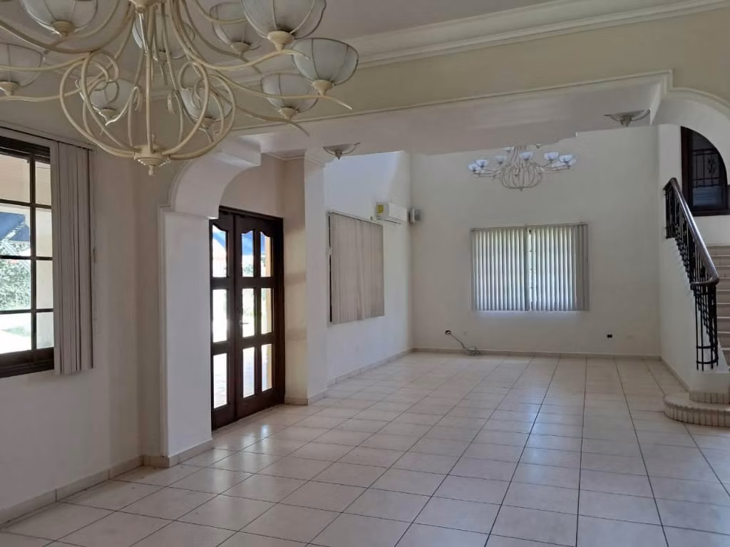 Alquiler de hermosa Casa en Camino de Cruces-Zona Exclusiva y segura - foto 1