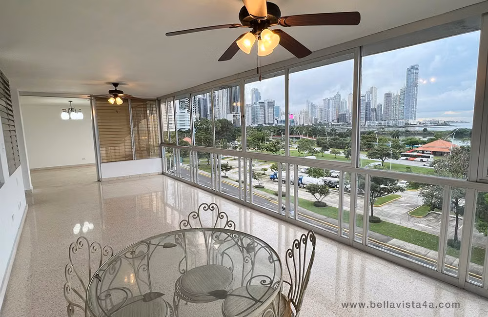 Amplio apartamento en Bella Vista con vista al mar – 4 recámaras - foto 1