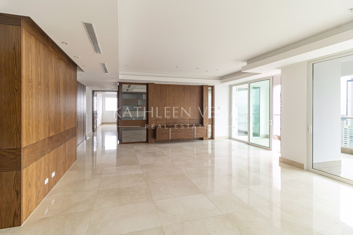 Apartamento de 4 habitaciones con excelentes acabados en PH Aria Costa del Este - photo 1