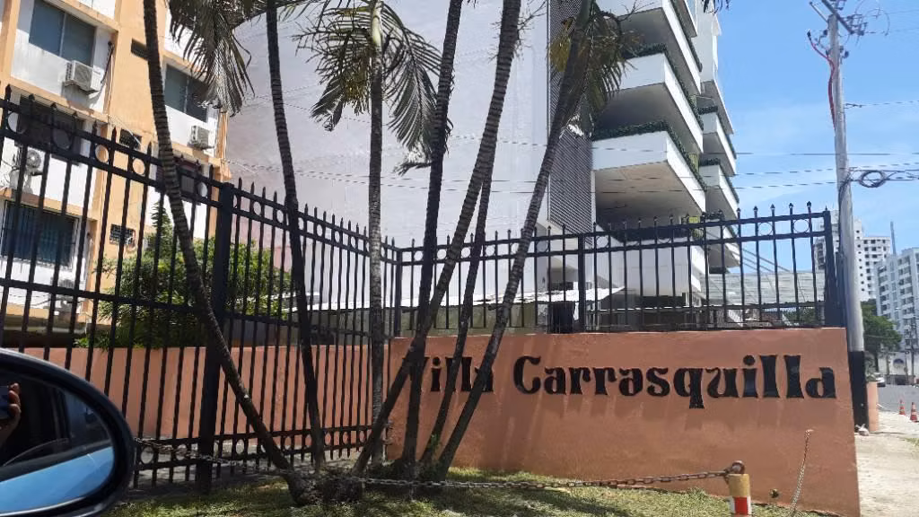 Apto de 2 recamaras a lado del Registro Publico en Carrasquilla - foto 1