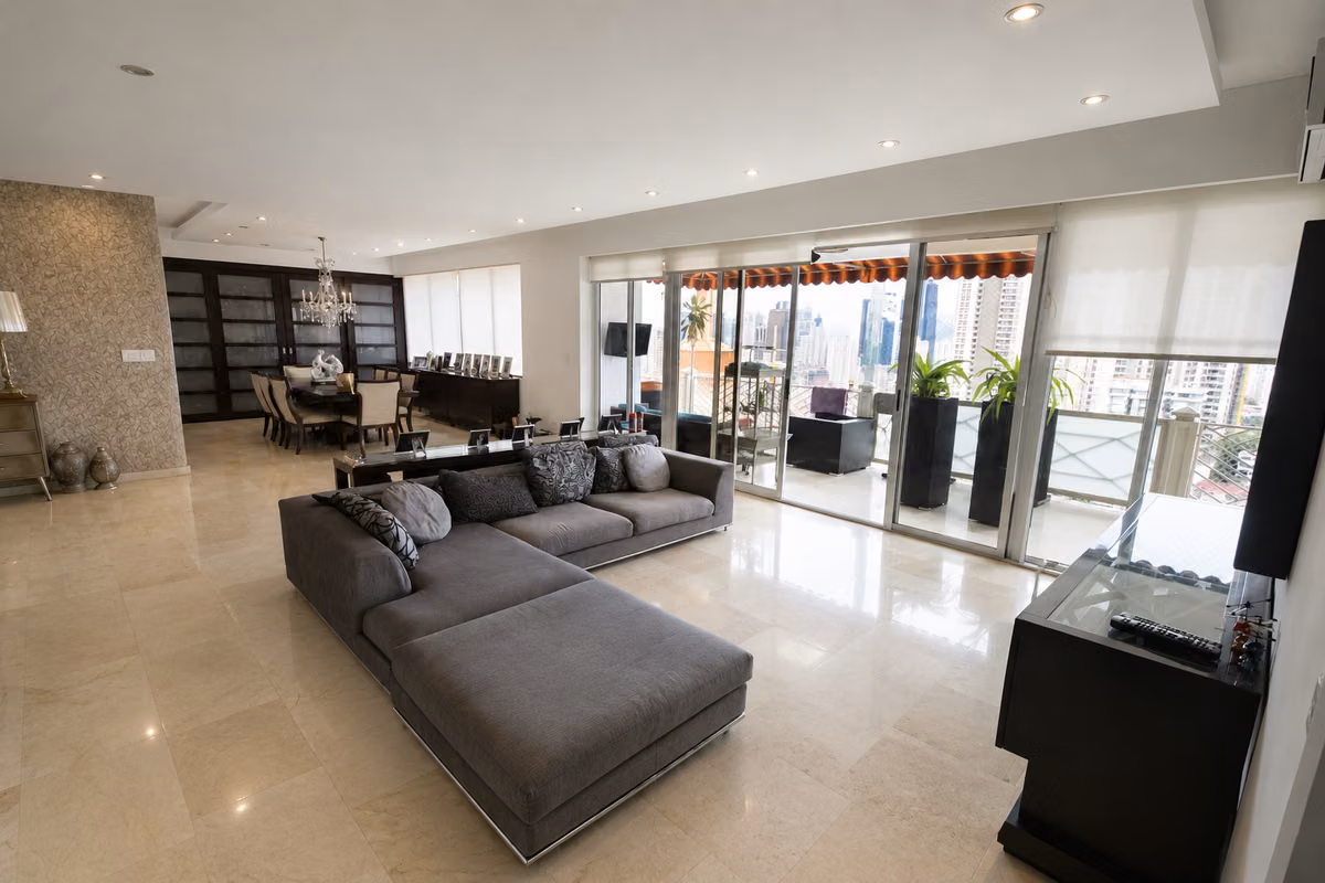 VENTA DE APARTAMENTO EN PH TERRANOVA, EL CANGREJO - foto 1