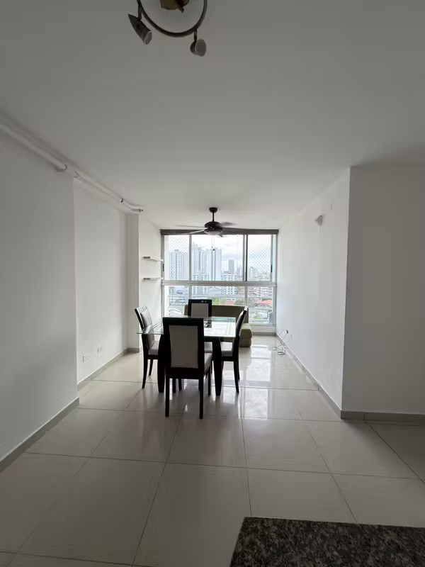 Alquilo apartamento en Via España, 2 recamaras, amoblado, 80m2, area social. - foto 1