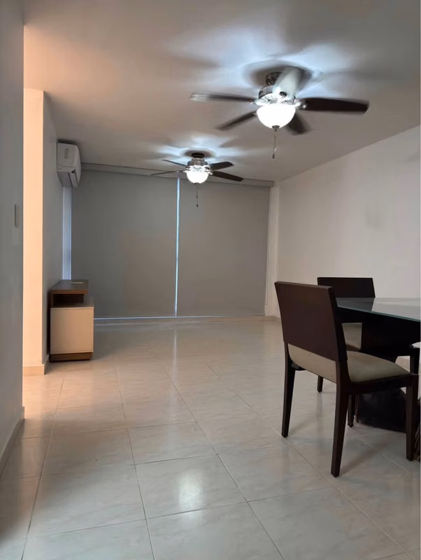 MT Alquilo en PH McGregor Point – Condado del Rey Linea Blanca $950.00 - foto 1