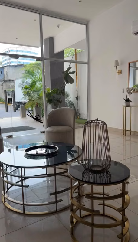 Se alquila moderno apartamento a estrenar en PH Alai, Via España - photo 1