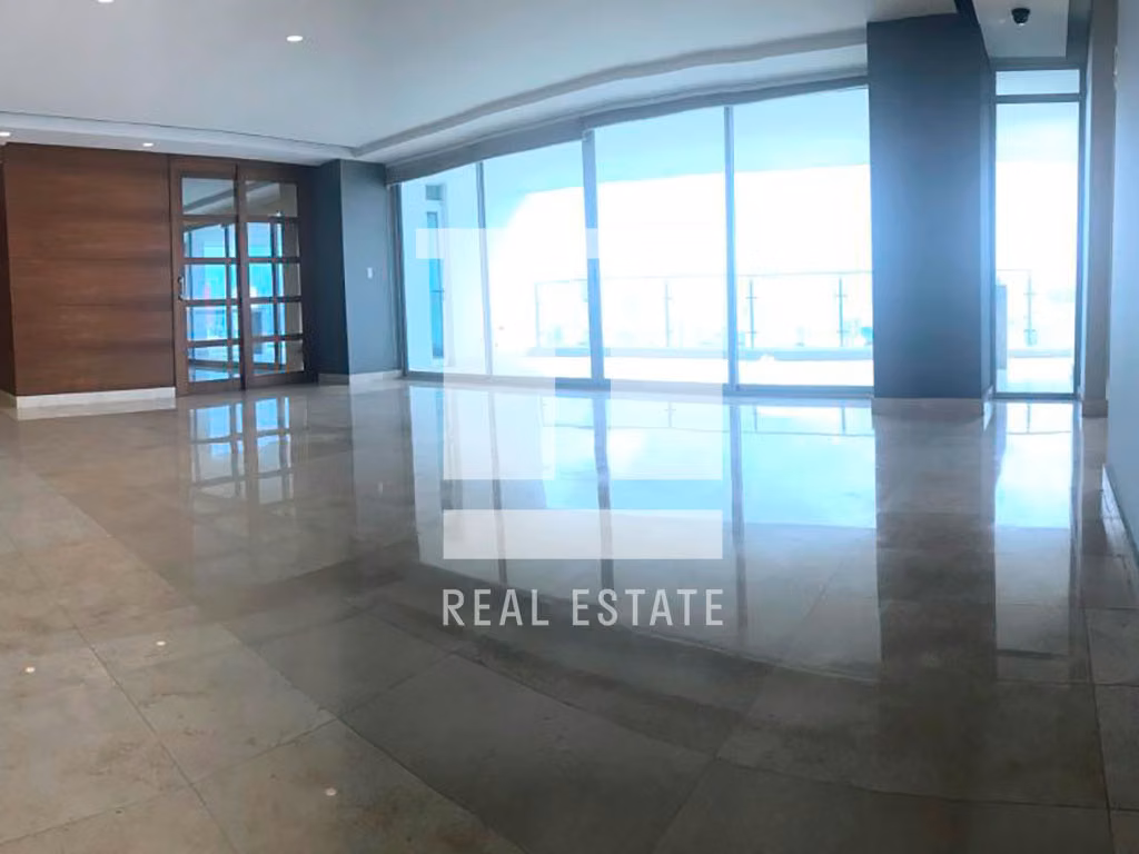 Apartamento frente al Parque Omar en PH Arboleda - foto 1