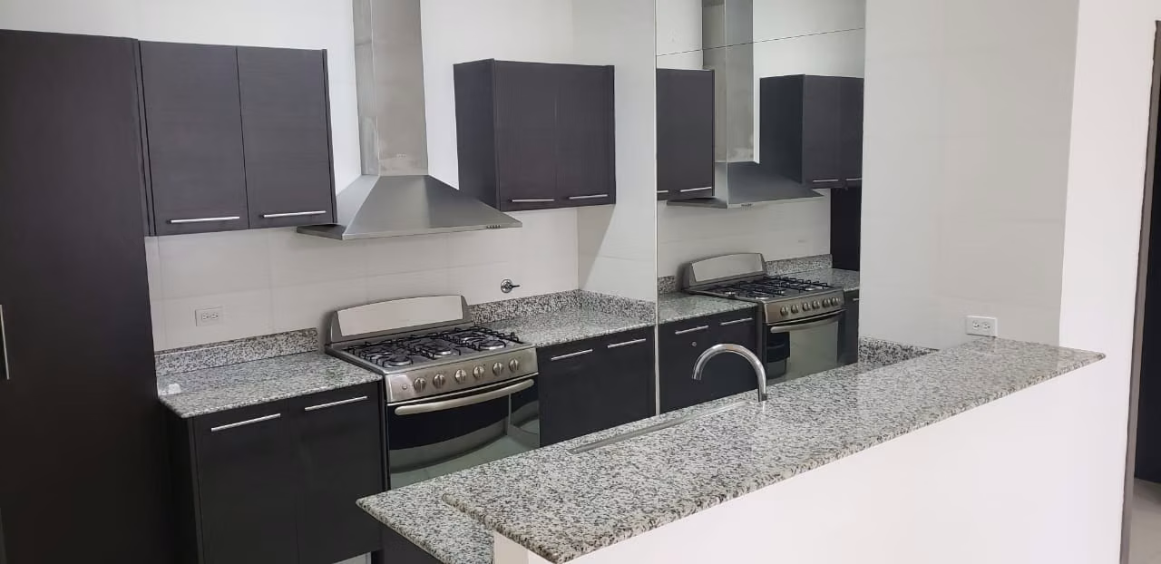Amplio Apartamento en Alquiler | San Francisco | 148 m² | 2 Recámaras | 2 Parking | $1,900 - photo 1