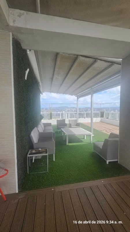 Vendo Penthouse amoblado en Punta Pacífica - foto 1