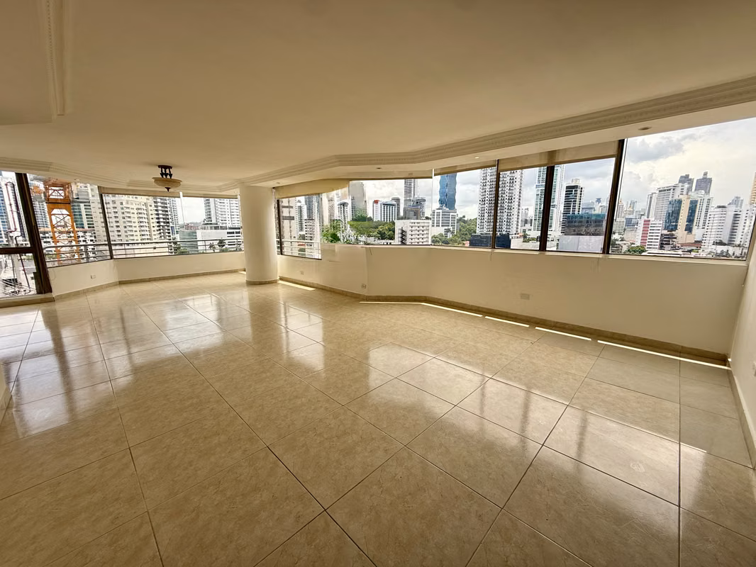 Venta de Apartamento en Tower One, Marbella - photo 1