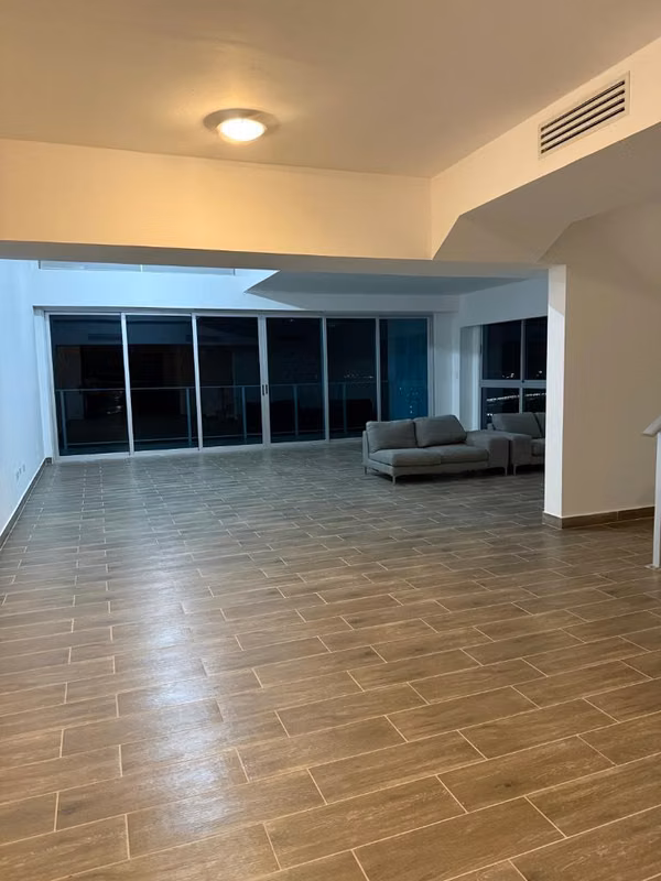 VENTA | Amplio Apartamento con Vista al Mar - foto 1