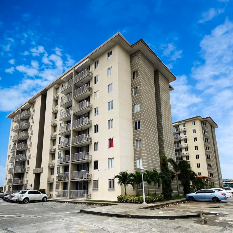 Se alquila apartamento en Don Bosco - foto 1