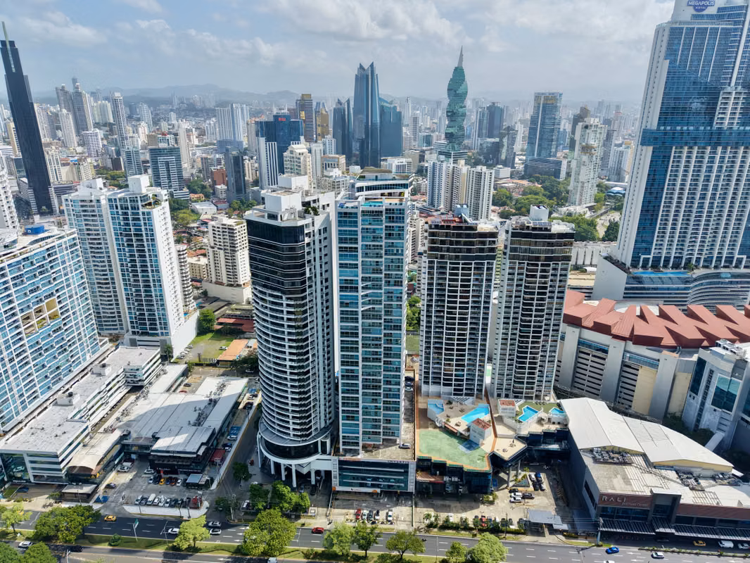 Grand Bay |Piso Alto con Espectaculares Vistas al Mar y la ciudad ID 26951 - foto 1
