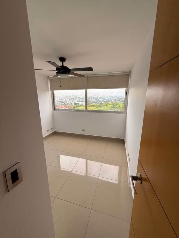 se alquila apartamento PH 4 isla cerca de estación de metro - foto 1