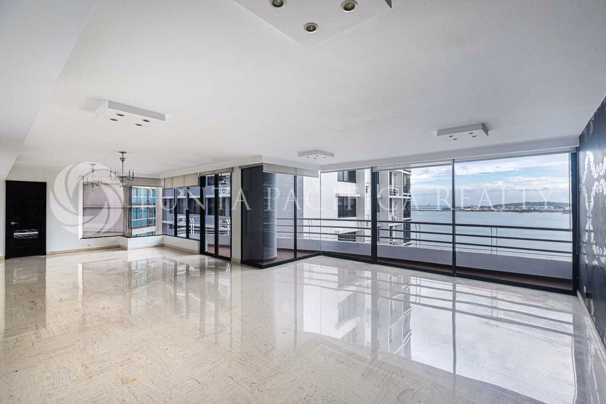 Apartamento en Alquiler/Venta en Avenida Balboa | PH Los Delfines | Vista al Mar - photo 1