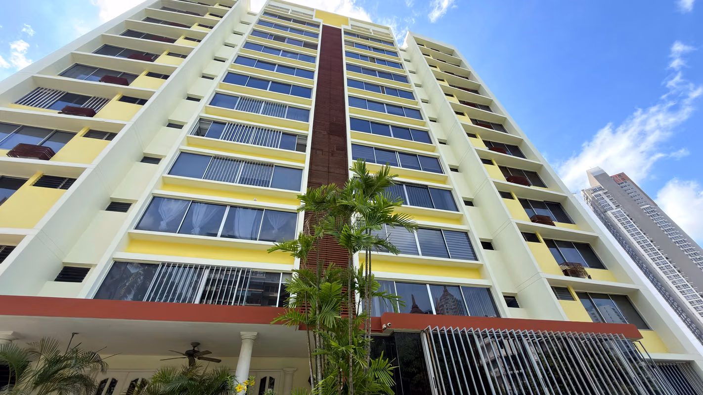 Apartamento en alquiler - via argentina - foto 1