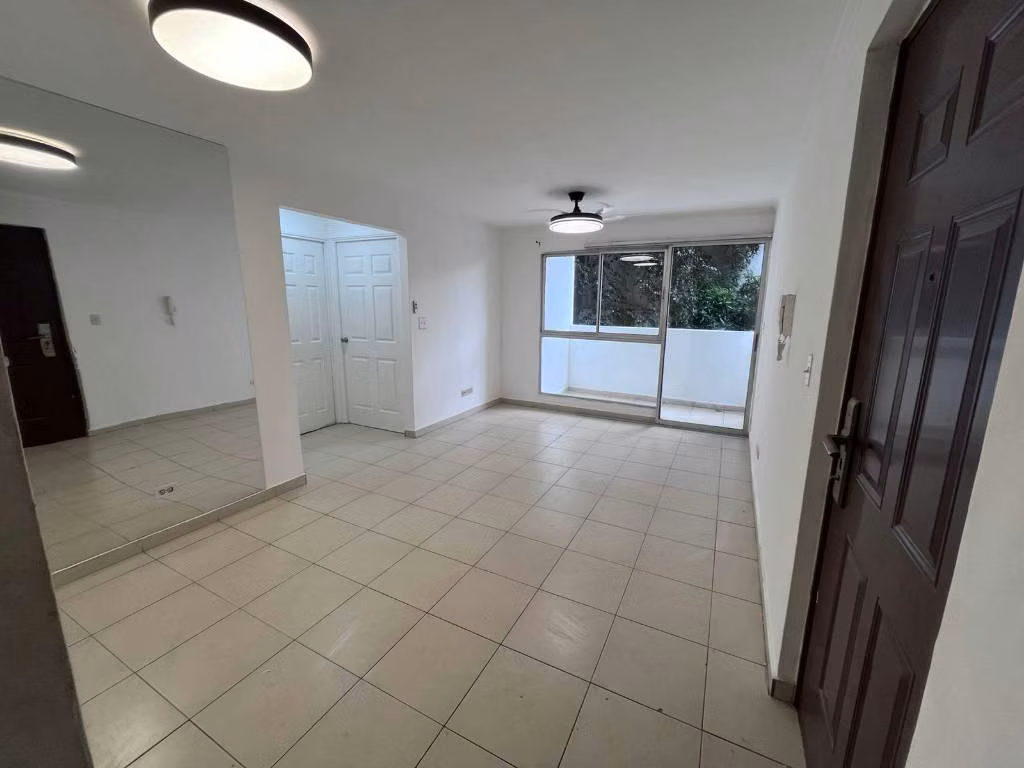 Se alquila apartamento en Río abajo - foto 1